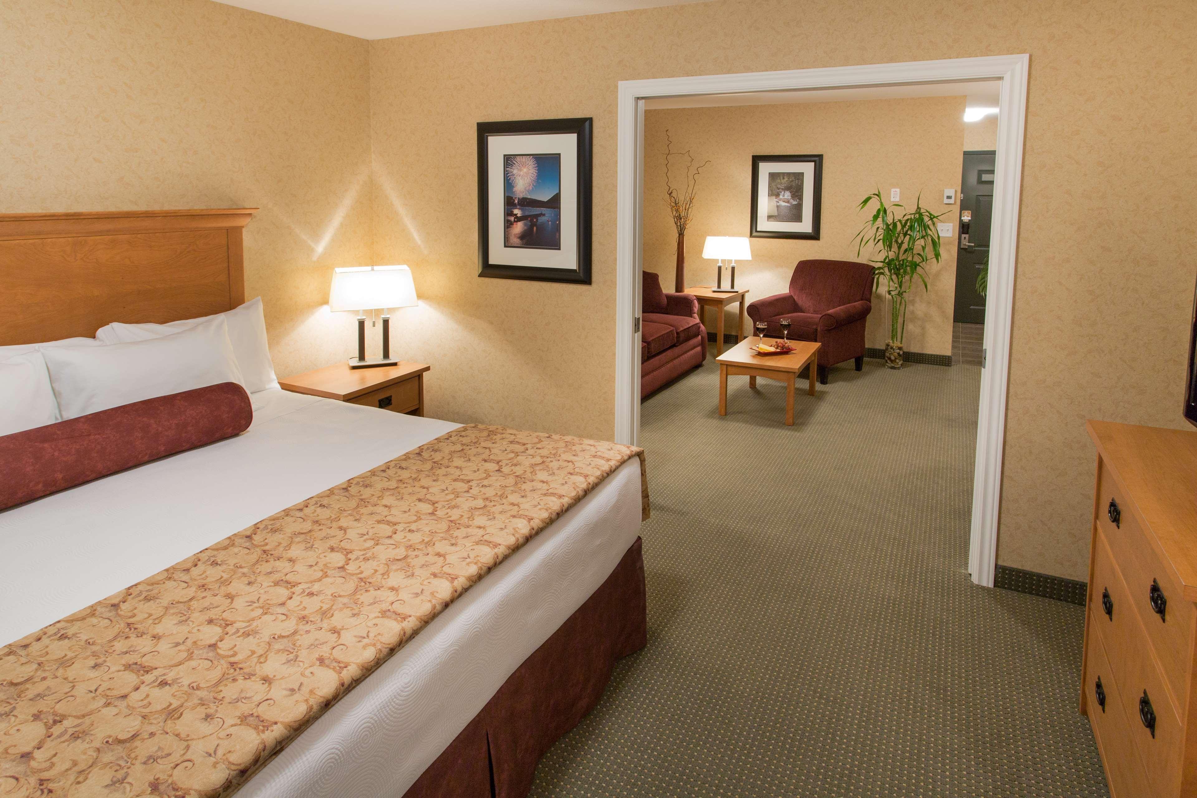 Best Western Sicamous Inn מראה חיצוני תמונה