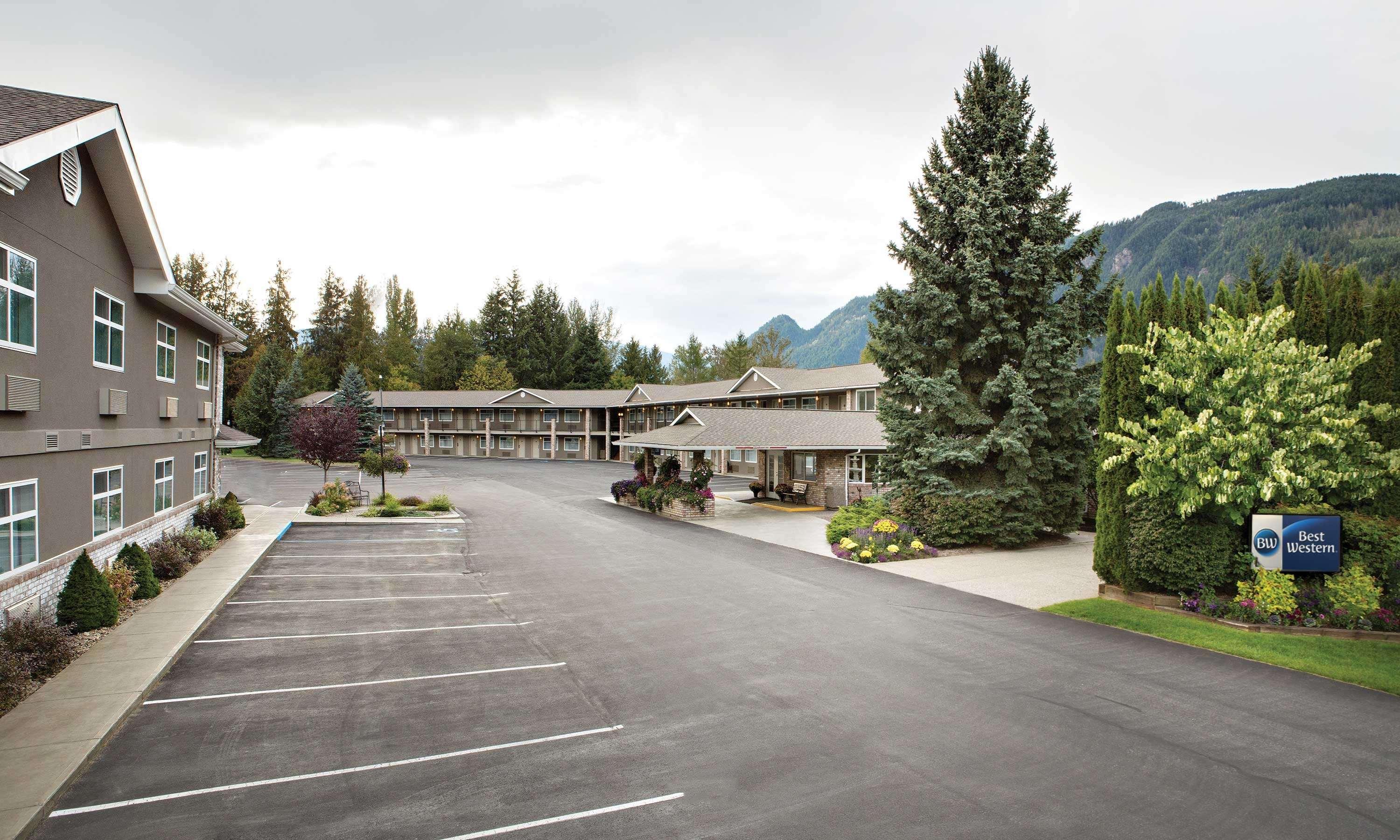 Best Western Sicamous Inn מראה חיצוני תמונה