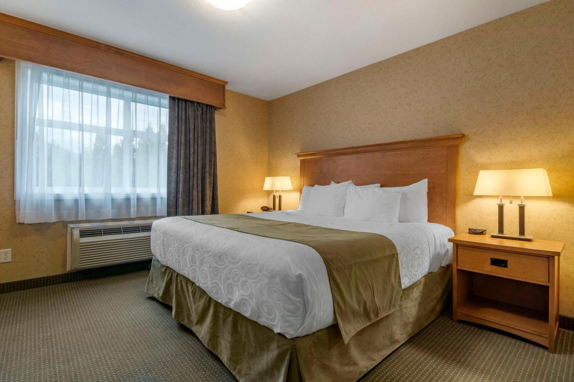 Best Western Sicamous Inn מראה חיצוני תמונה